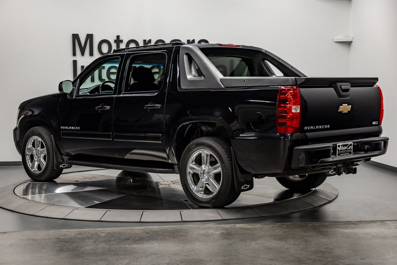 2012 Chevrolet Avalanche LS   - Photo 4 - Springfield, MO 65802