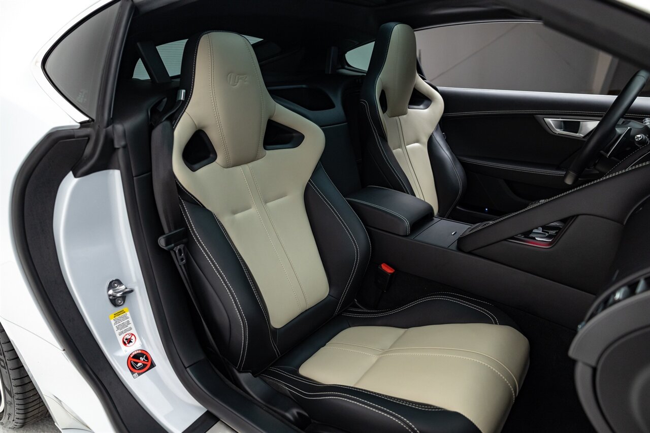 2016 Jaguar F-TYPE R   - Photo 18 - Springfield, MO 65802