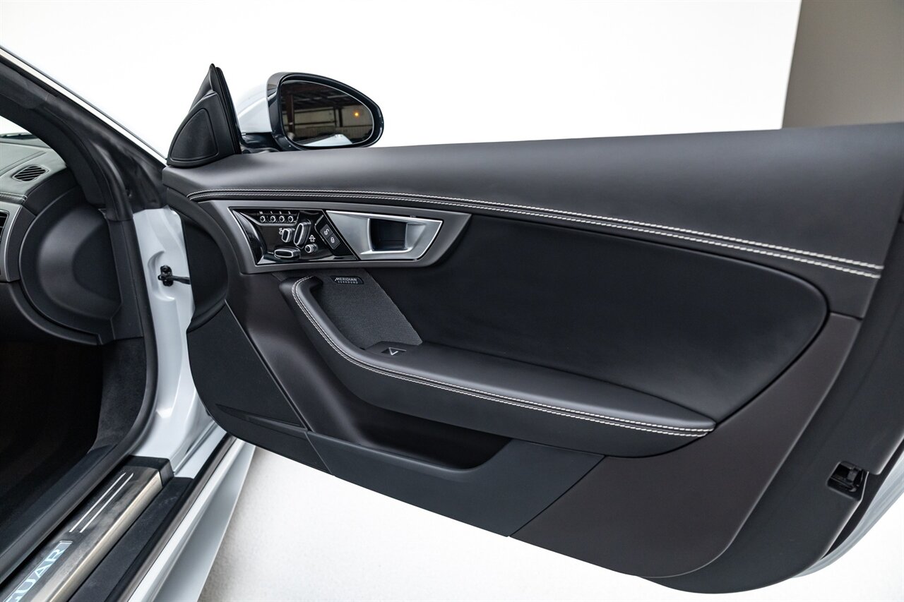 2016 Jaguar F-TYPE R   - Photo 35 - Springfield, MO 65802