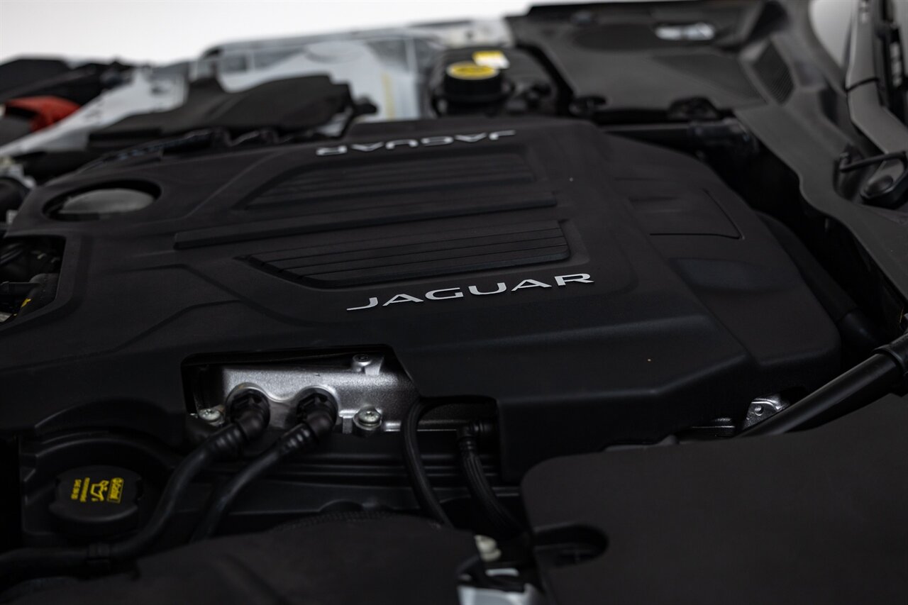 2016 Jaguar F-TYPE R   - Photo 15 - Springfield, MO 65802