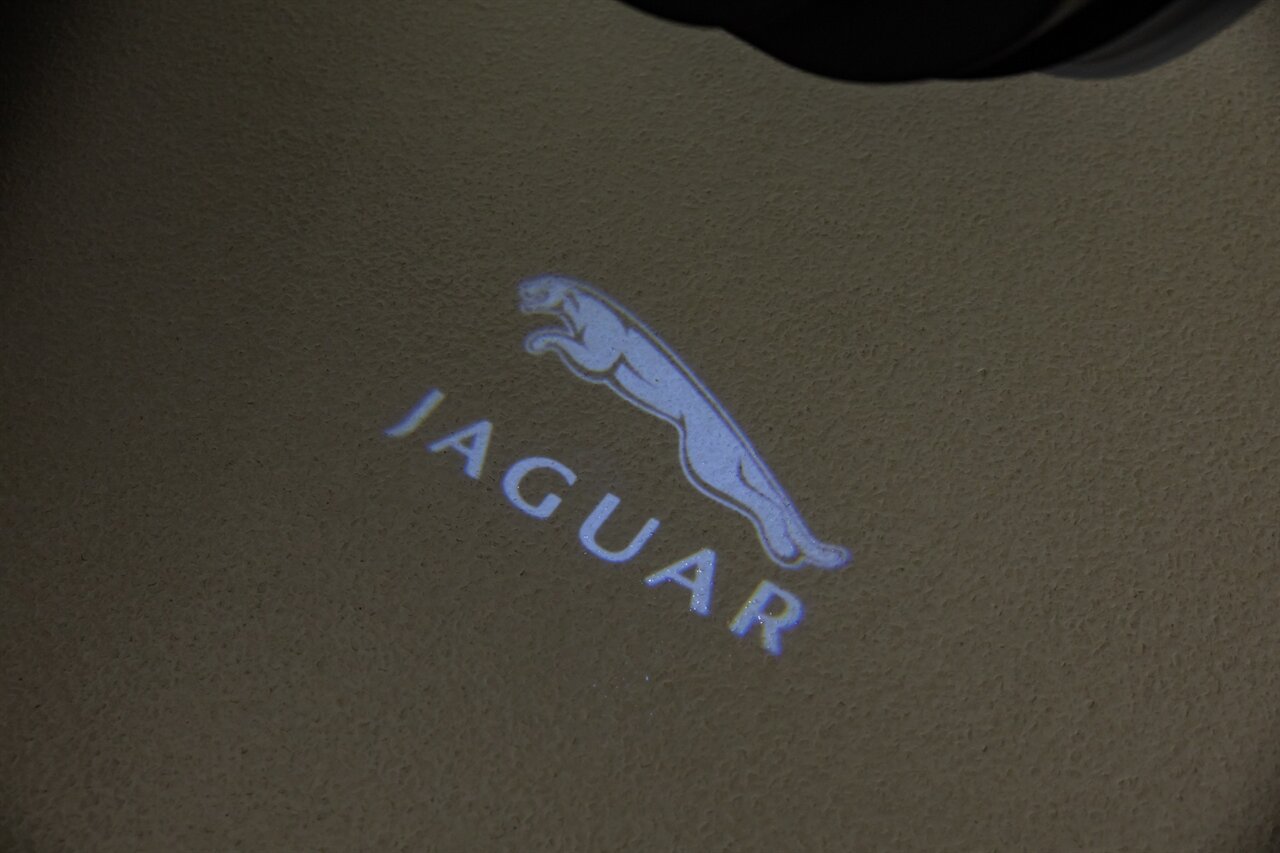2016 Jaguar F-TYPE R   - Photo 39 - Springfield, MO 65802