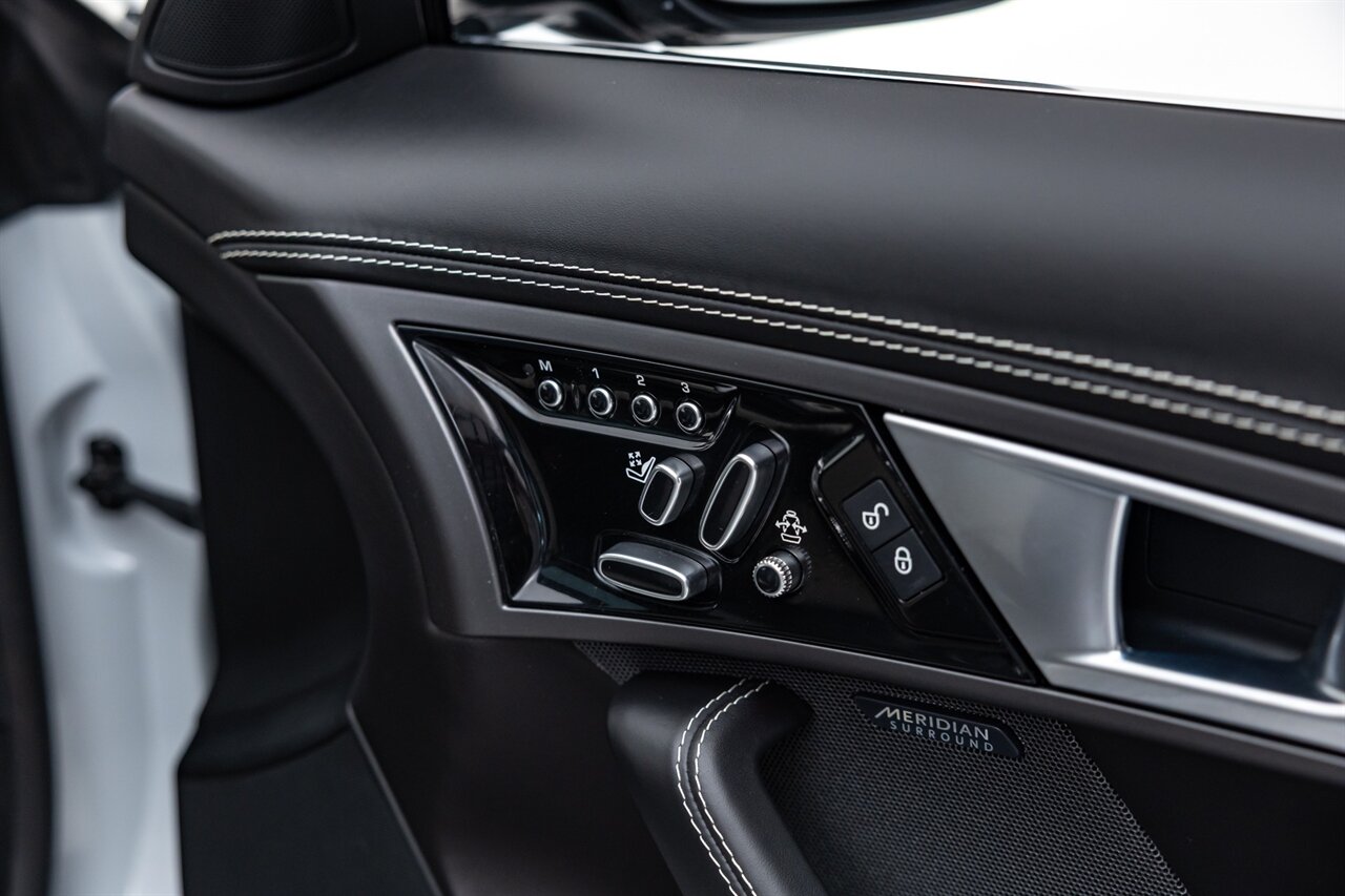 2016 Jaguar F-TYPE R   - Photo 36 - Springfield, MO 65802