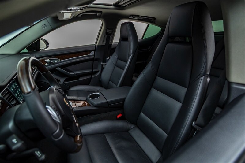 2010 Porsche Panamera 4S  