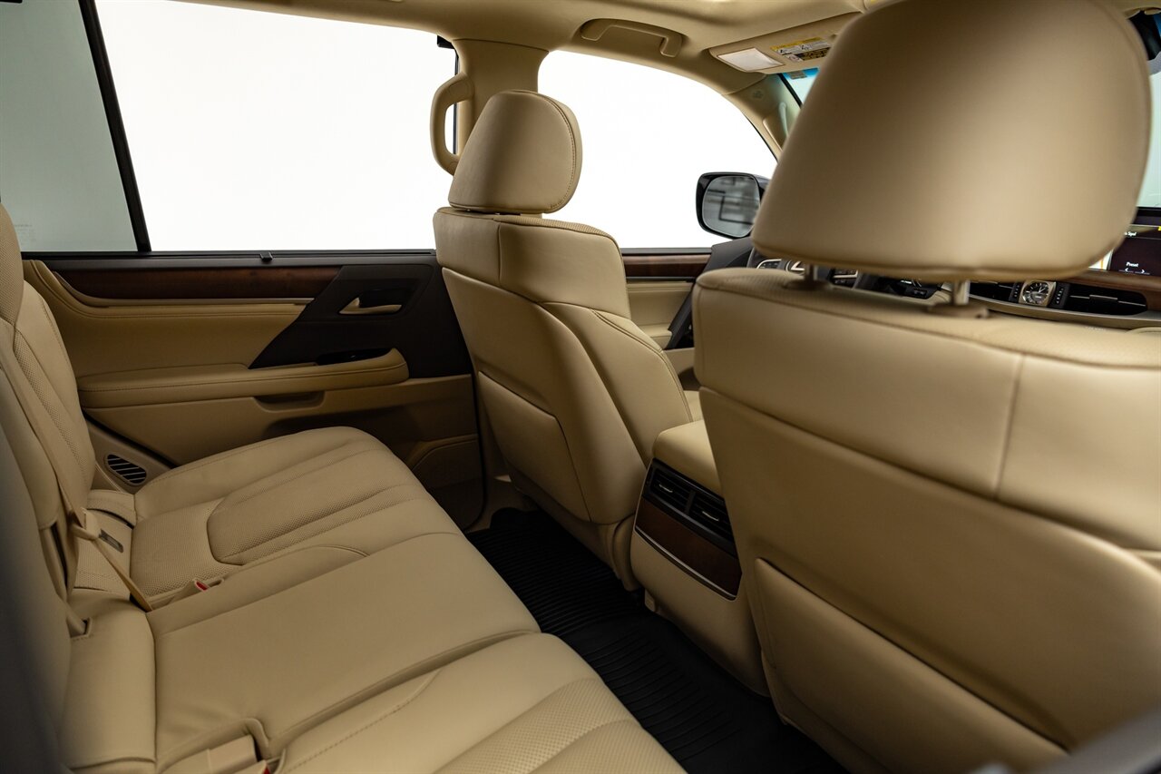 2021 Lexus LX 570 Two-Row   - Photo 35 - Springfield, MO 65802