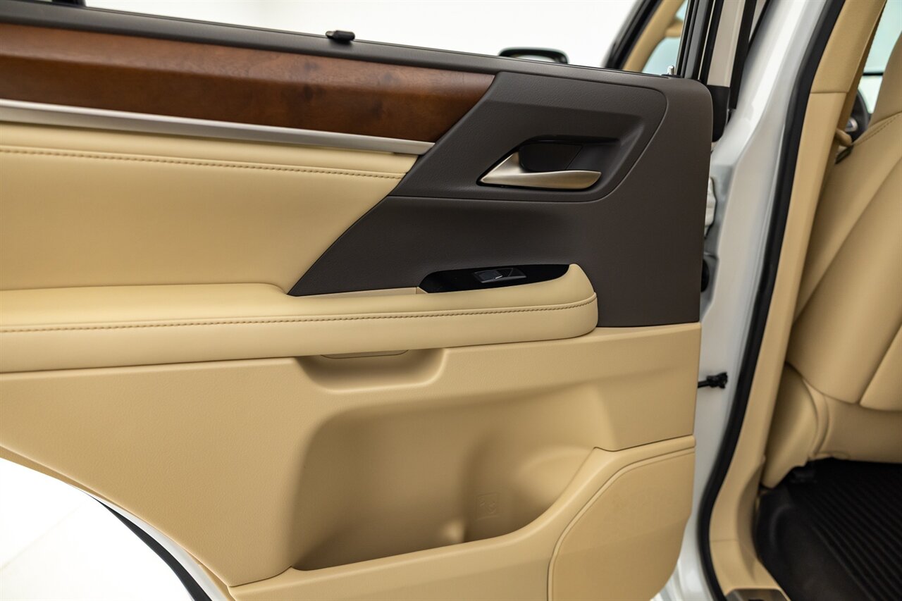 2021 Lexus LX 570 Two-Row   - Photo 50 - Springfield, MO 65802