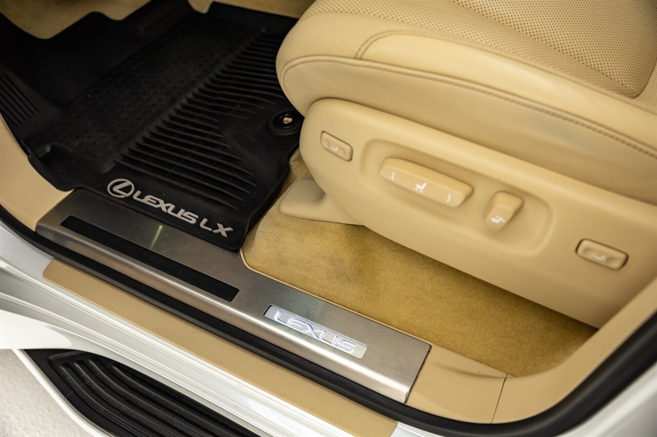 2021 Lexus LX 570 Two-Row   - Photo 46 - Springfield, MO 65802