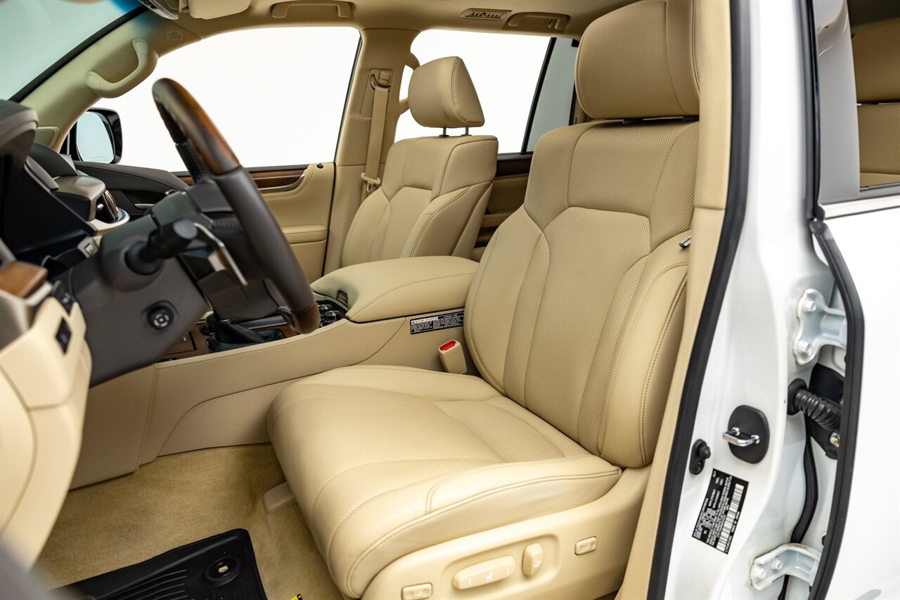 2021 Lexus LX 570 Two-Row   - Photo 22 - Springfield, MO 65802