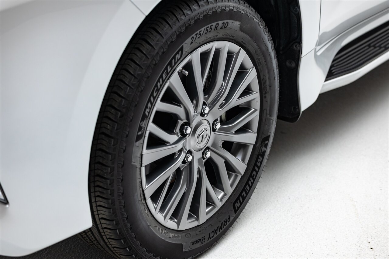 2021 Lexus LX 570 Two-Row   - Photo 10 - Springfield, MO 65802