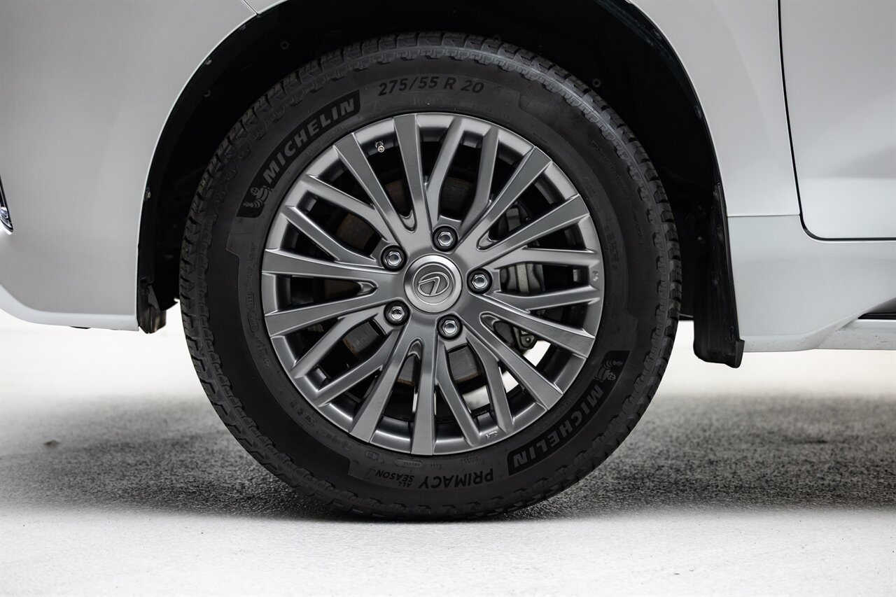 2021 Lexus LX 570 Two-Row   - Photo 11 - Springfield, MO 65802