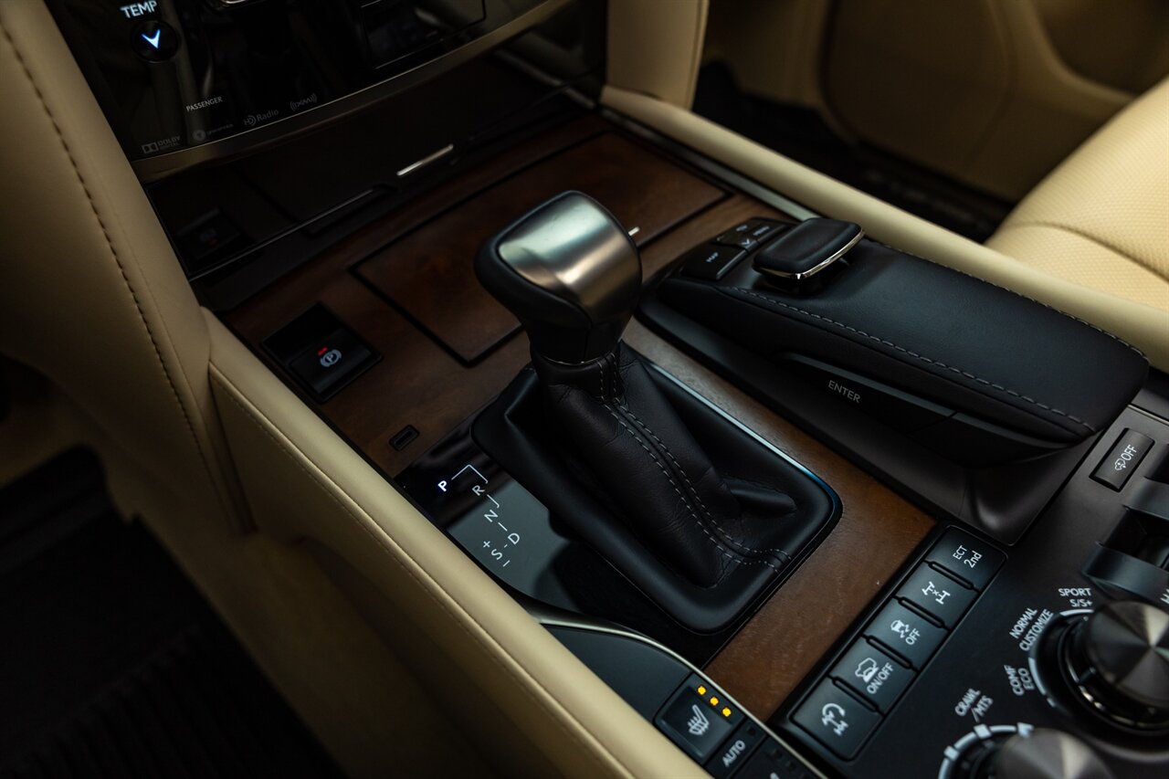 2021 Lexus LX 570 Two-Row   - Photo 60 - Springfield, MO 65802