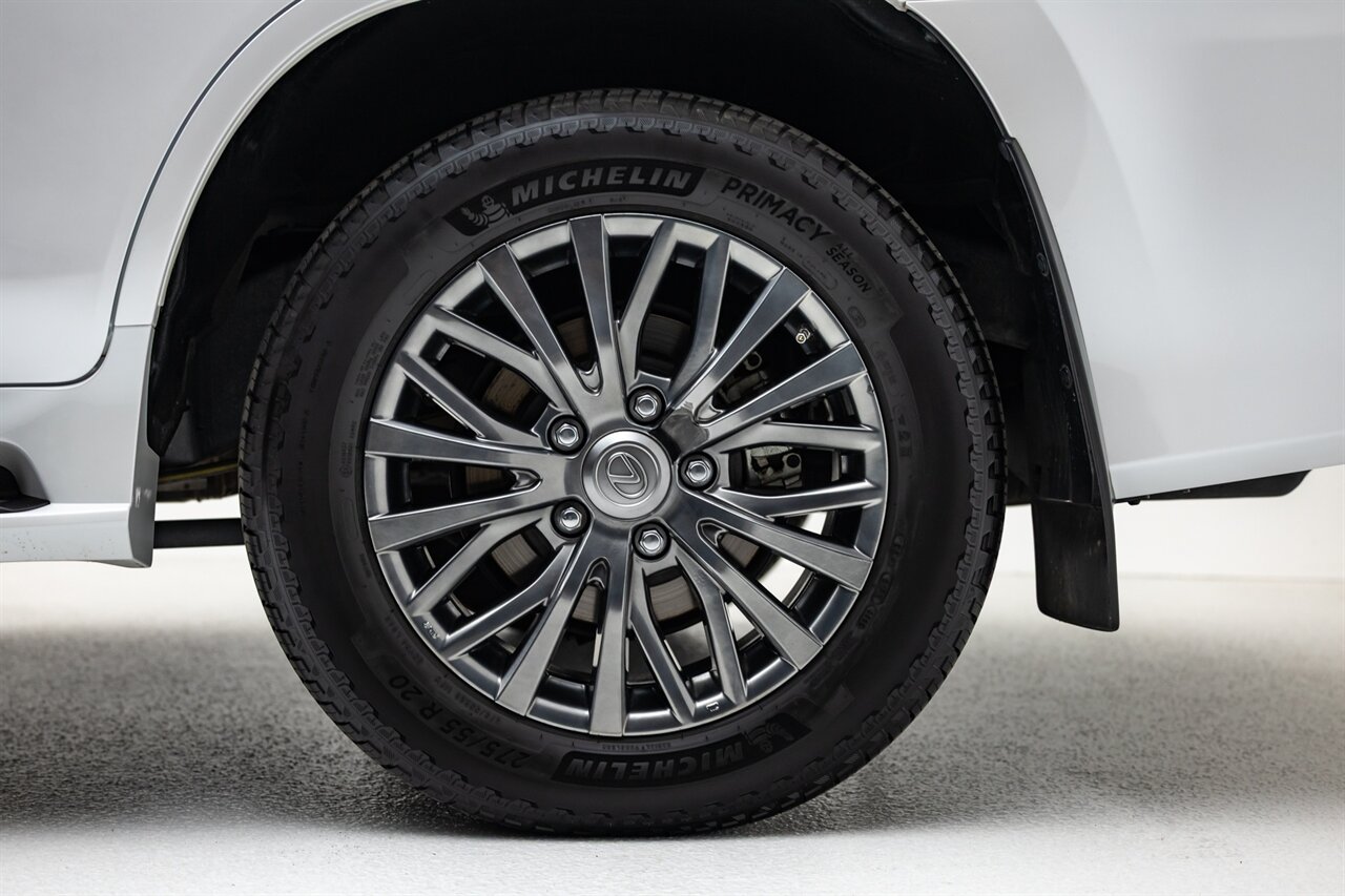 2021 Lexus LX 570 Two-Row   - Photo 15 - Springfield, MO 65802