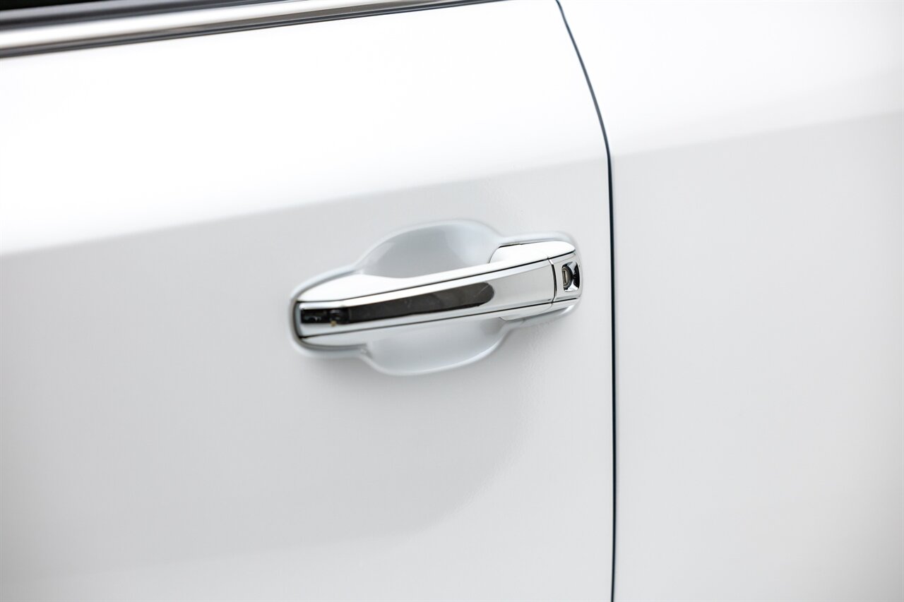 2021 Lexus LX 570 Two-Row   - Photo 12 - Springfield, MO 65802