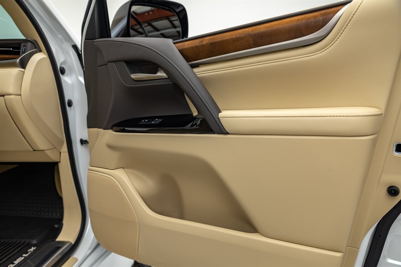 2021 Lexus LX 570 Two-Row   - Photo 31 - Springfield, MO 65802