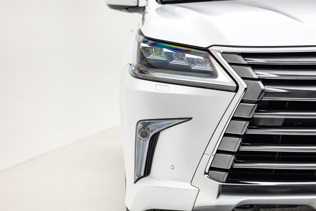 2021 Lexus LX 570 Two-Row   - Photo 6 - Springfield, MO 65802