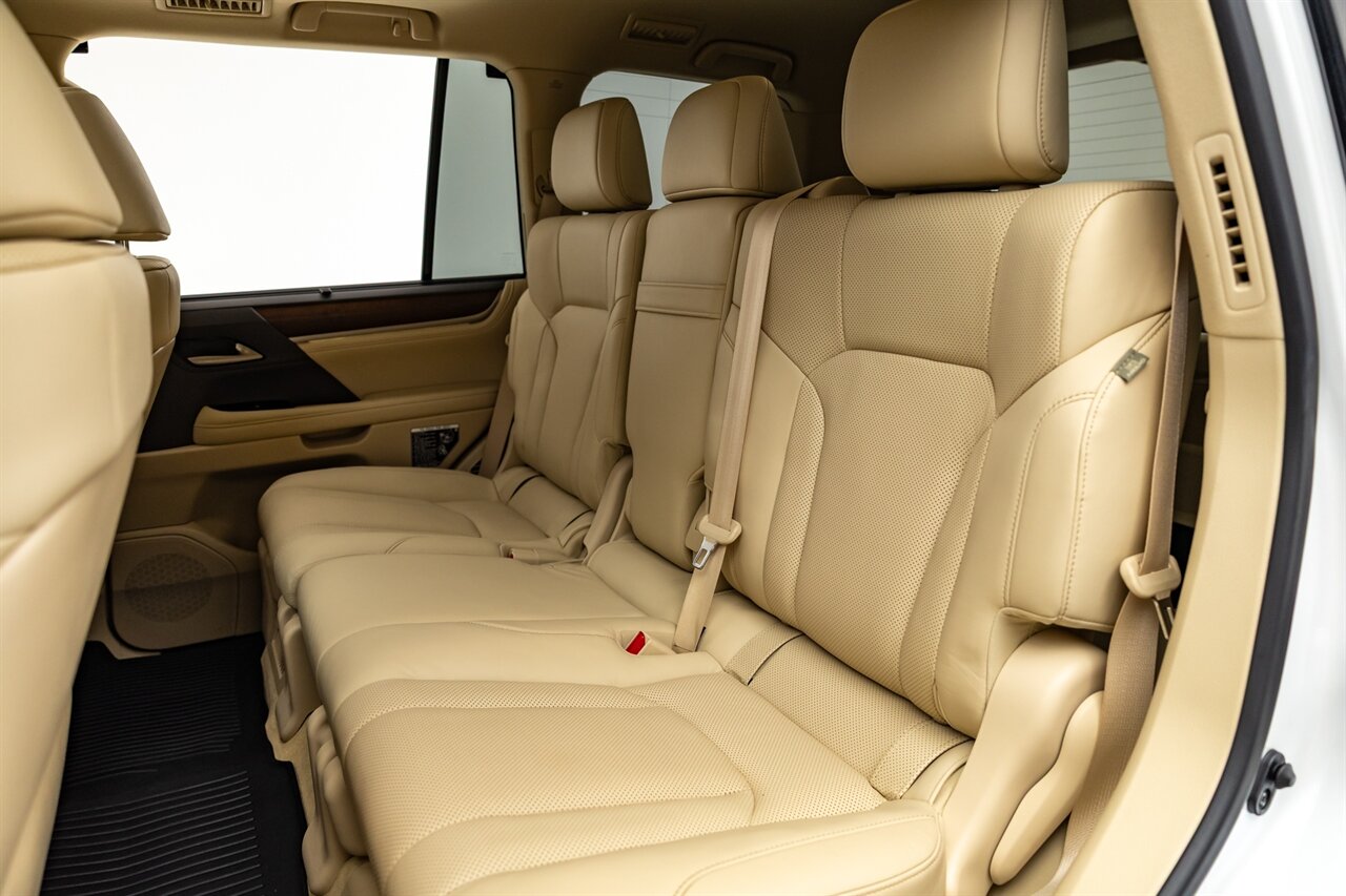 2021 Lexus LX 570 Two-Row   - Photo 24 - Springfield, MO 65802