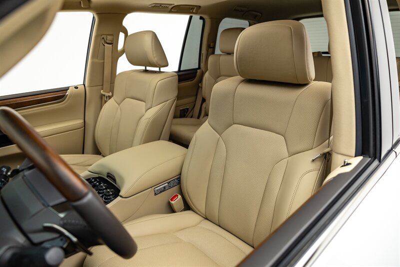 2021 Lexus LX 570 Two-Row  