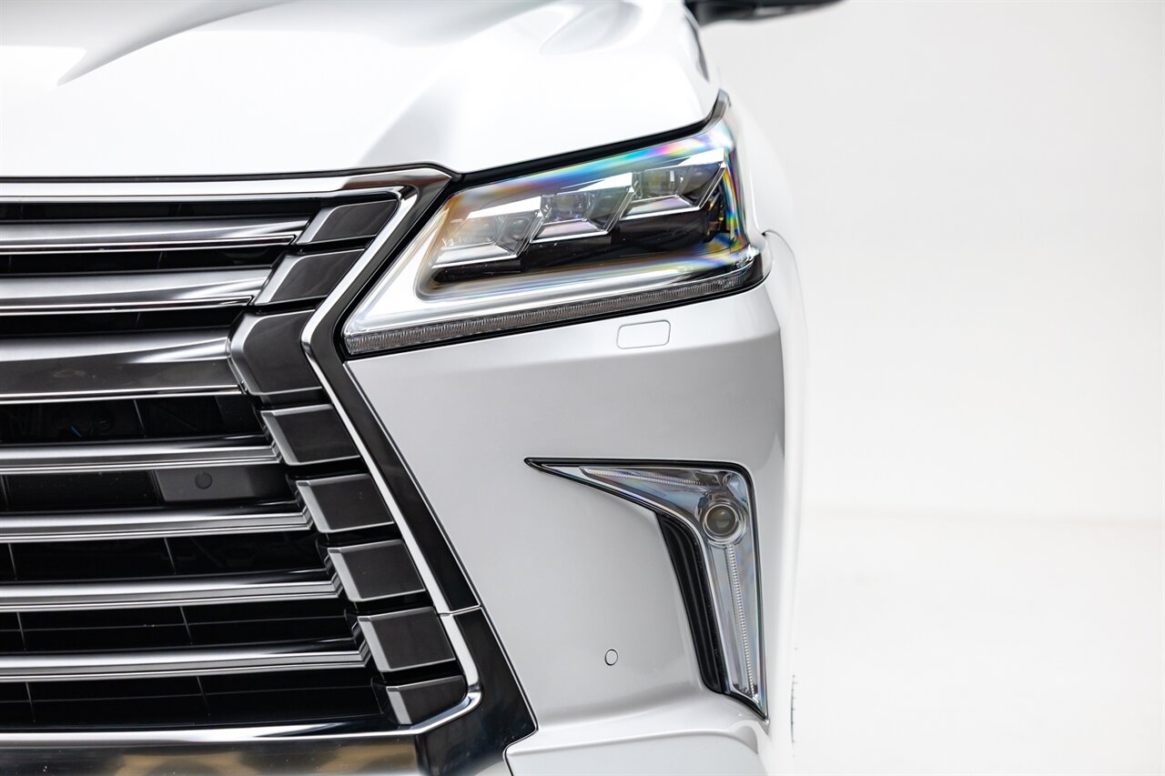 2021 Lexus LX 570 Two-Row   - Photo 8 - Springfield, MO 65802