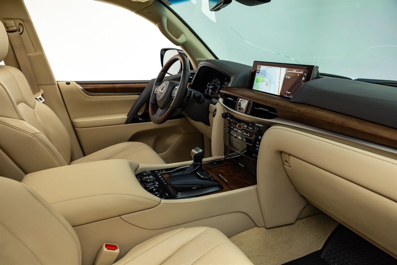 2021 Lexus LX 570 Two-Row   - Photo 29 - Springfield, MO 65802