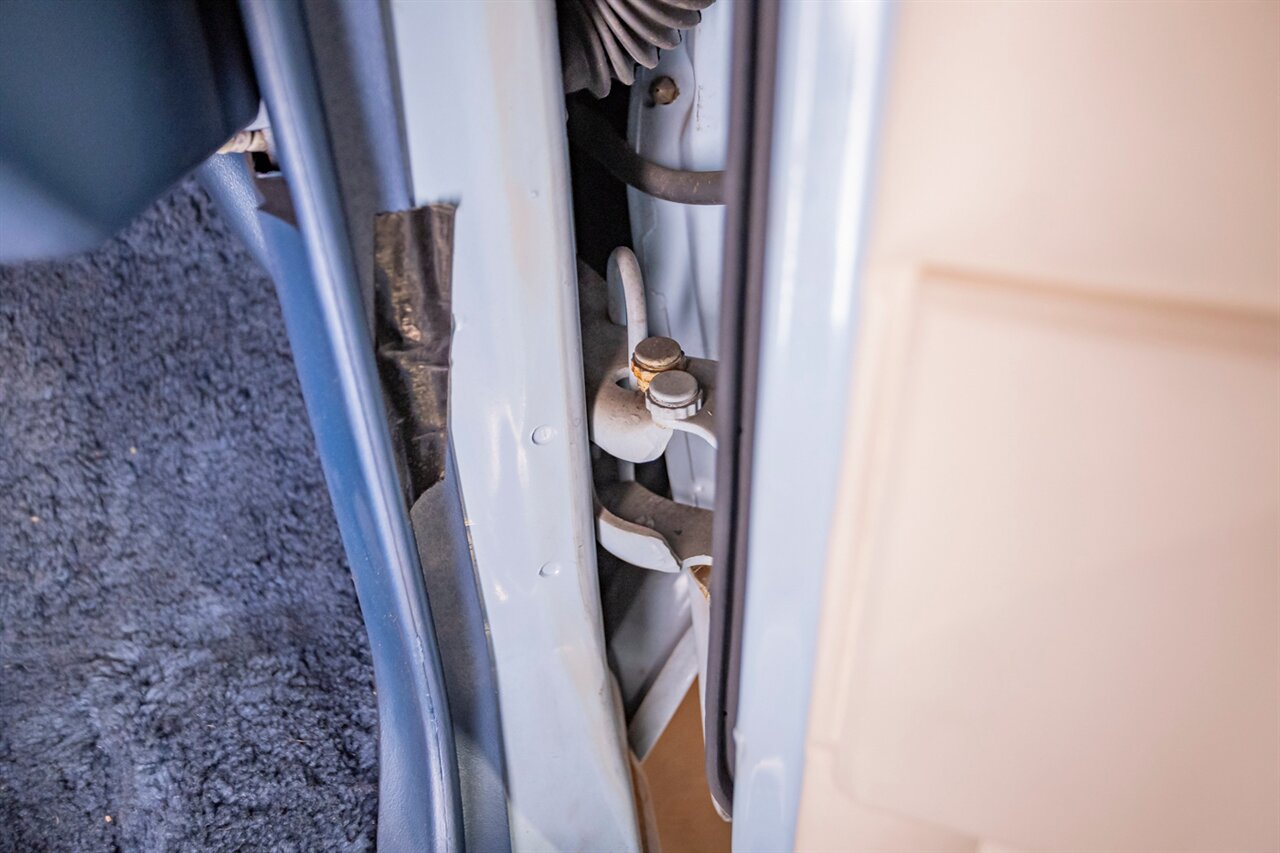 1976 Ford Thunderbird - Photo 50 - Springfield, MO 65802