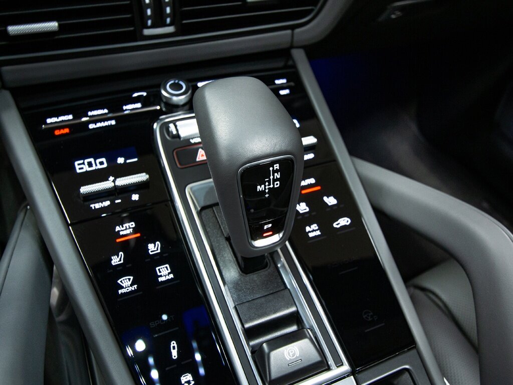 2020 Porsche Cayenne Turbo   - Photo 36 - Springfield, MO 65802