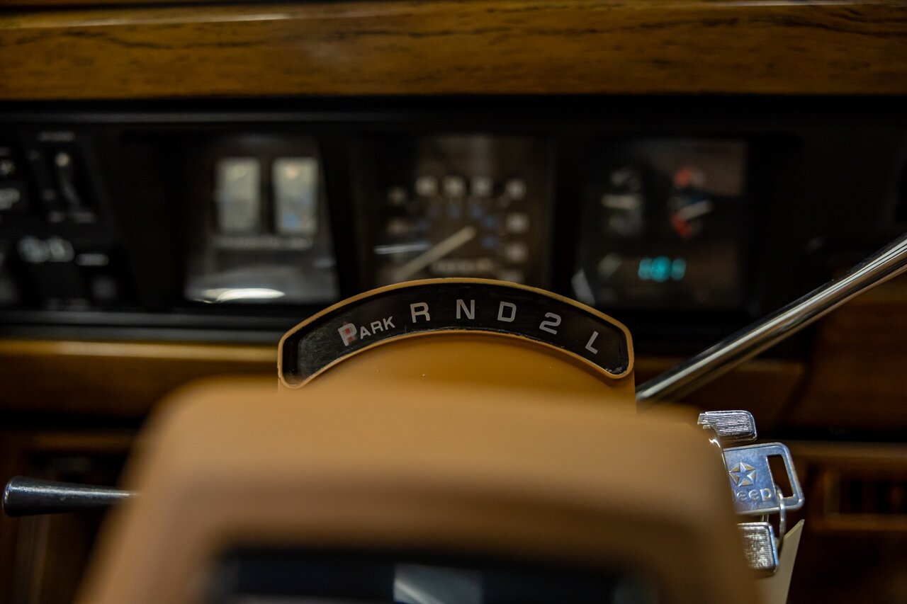 1986 Jeep Grand Wagoneer   - Photo 64 - Springfield, MO 65802