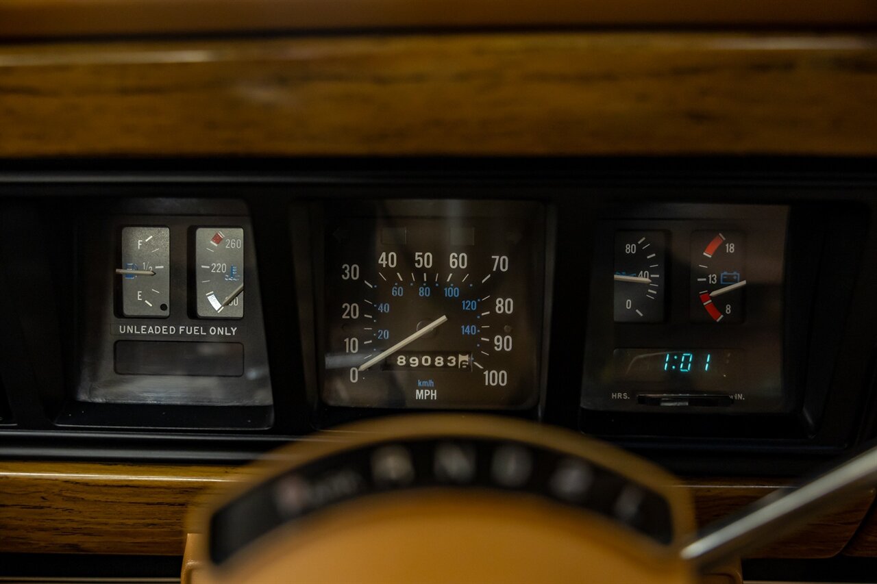 1986 Jeep Grand Wagoneer   - Photo 65 - Springfield, MO 65802