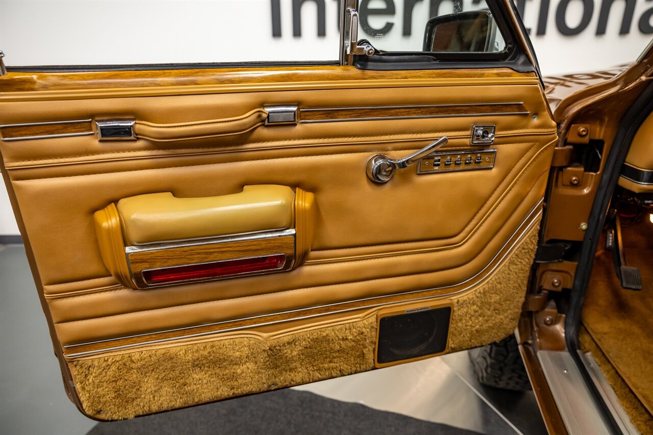 1986 Jeep Grand Wagoneer   - Photo 34 - Springfield, MO 65802