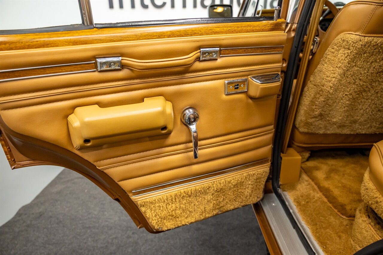 1986 Jeep Grand Wagoneer   - Photo 43 - Springfield, MO 65802