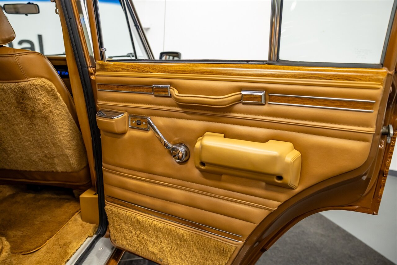 1986 Jeep Grand Wagoneer   - Photo 61 - Springfield, MO 65802