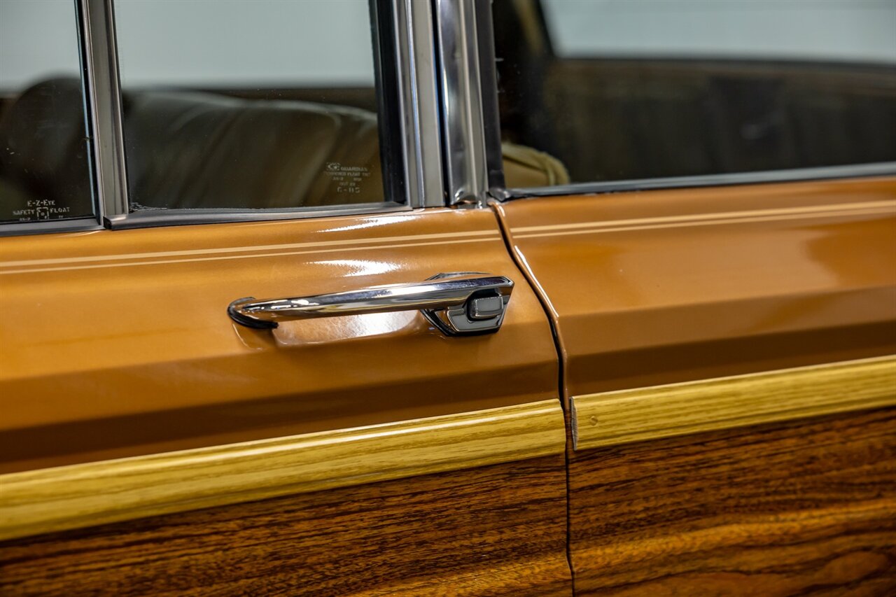1986 Jeep Grand Wagoneer   - Photo 18 - Springfield, MO 65802