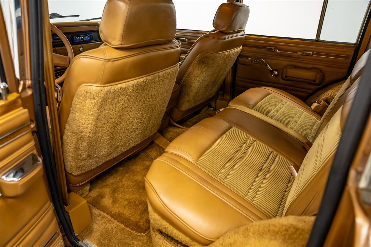 1986 Jeep Grand Wagoneer   - Photo 42 - Springfield, MO 65802