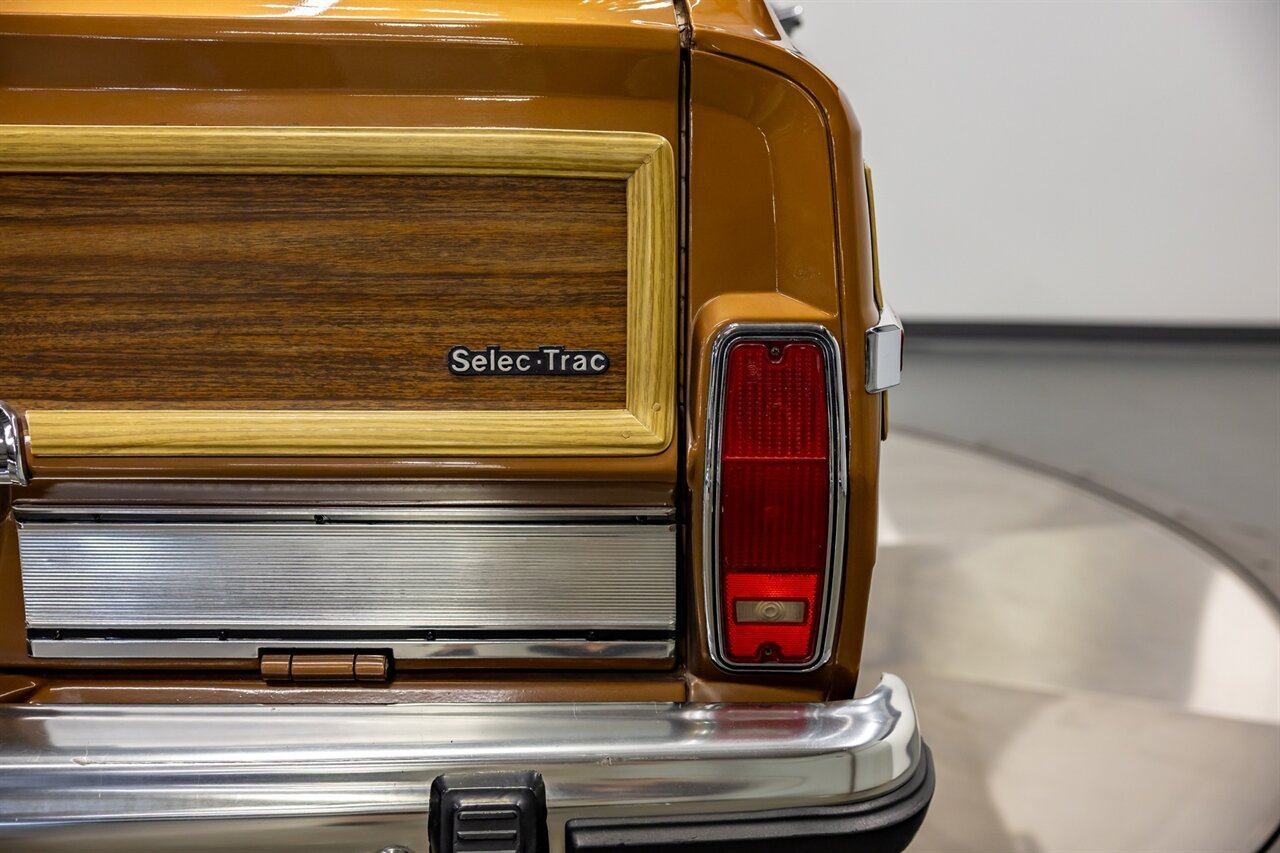 1986 Jeep Grand Wagoneer   - Photo 25 - Springfield, MO 65802