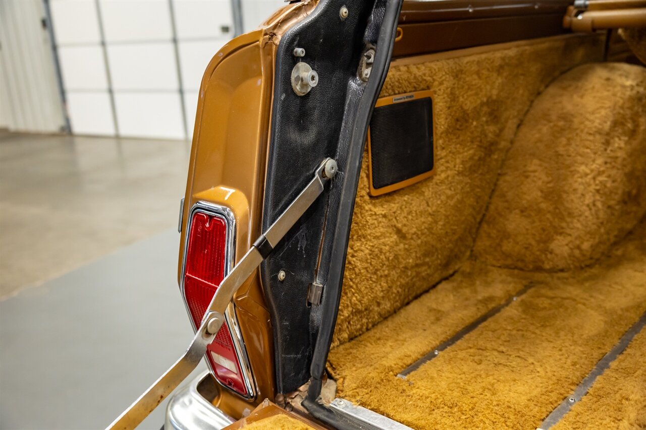 1986 Jeep Grand Wagoneer   - Photo 28 - Springfield, MO 65802