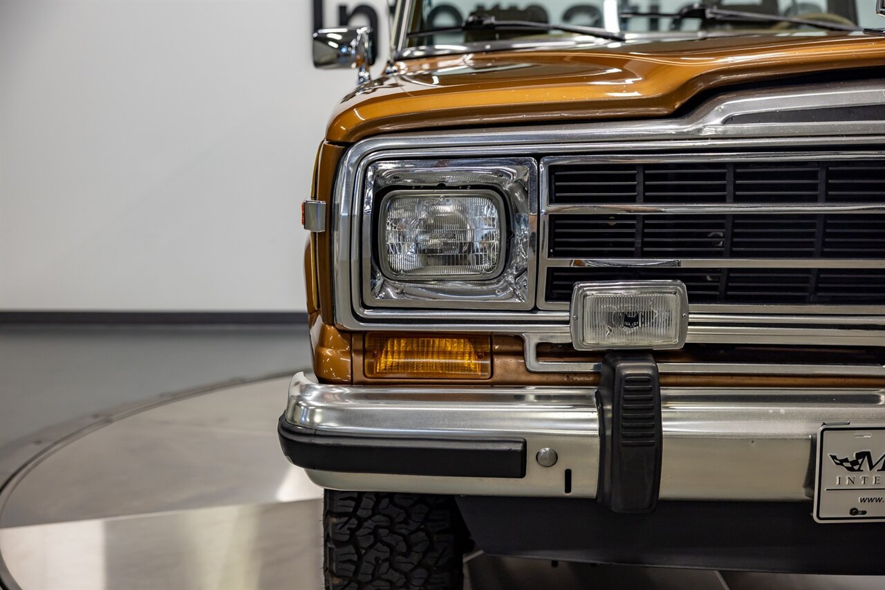 1986 Jeep Grand Wagoneer   - Photo 11 - Springfield, MO 65802