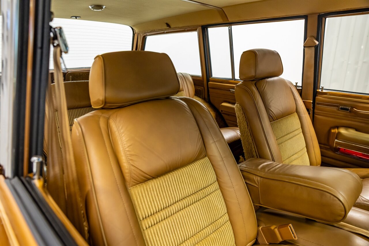 1986 Jeep Grand Wagoneer   - Photo 49 - Springfield, MO 65802