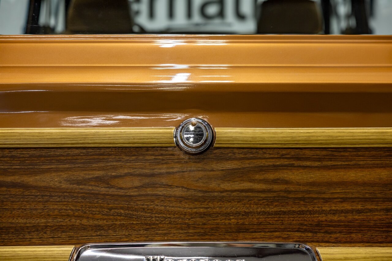 1986 Jeep Grand Wagoneer   - Photo 24 - Springfield, MO 65802