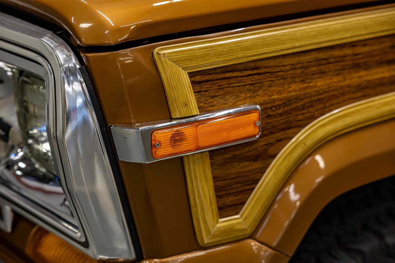 1986 Jeep Grand Wagoneer   - Photo 14 - Springfield, MO 65802