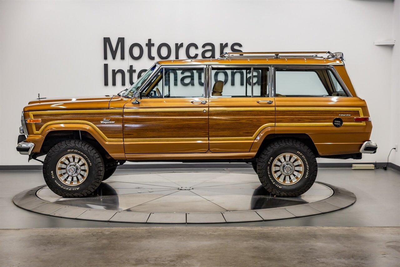 1986 Jeep Grand Wagoneer   - Photo 3 - Springfield, MO 65802