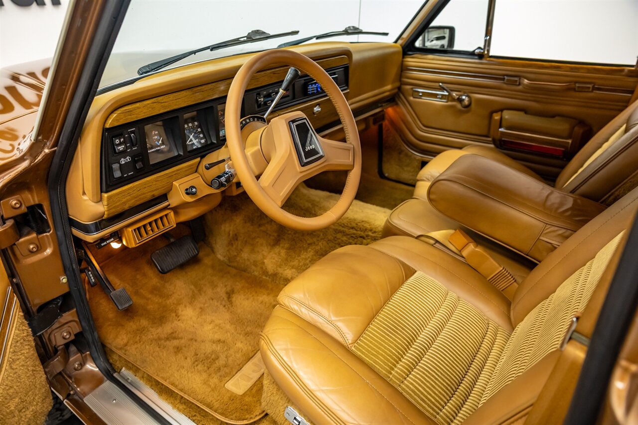 1986 Jeep Grand Wagoneer   - Photo 33 - Springfield, MO 65802