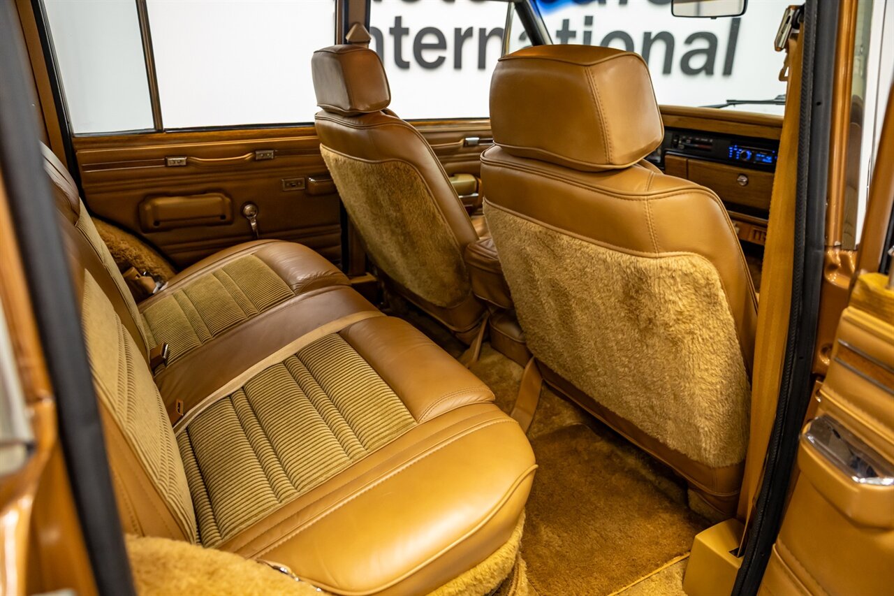 1986 Jeep Grand Wagoneer   - Photo 60 - Springfield, MO 65802