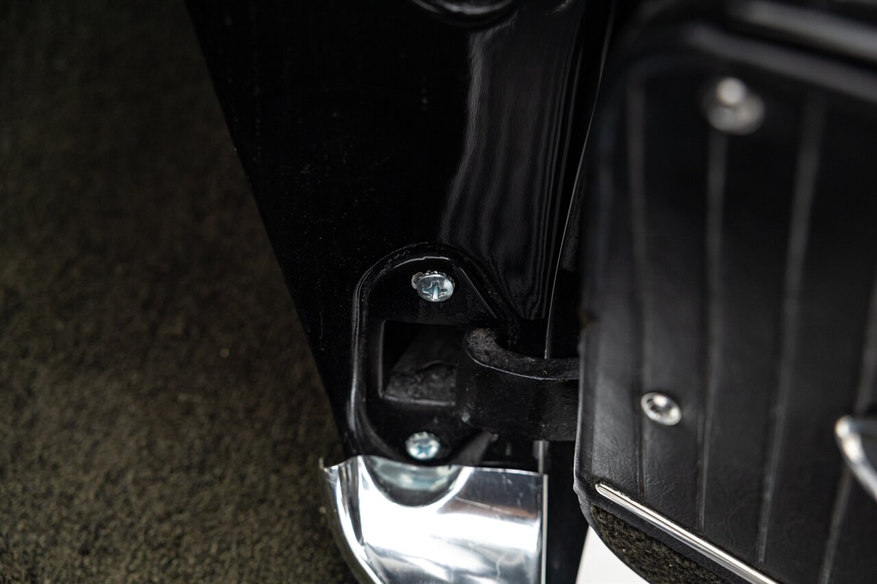 1962 Chevrolet Corvette   - Photo 73 - Springfield, MO 65802