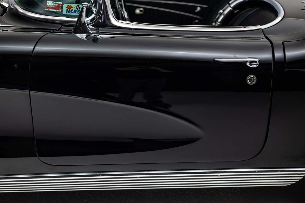 1962 Chevrolet Corvette   - Photo 12 - Springfield, MO 65802