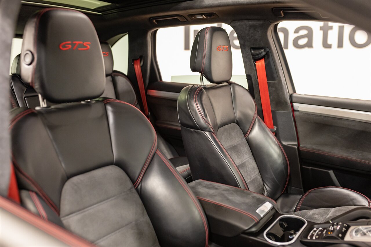 2017 Porsche Cayenne GTS   - Photo 44 - Springfield, MO 65802