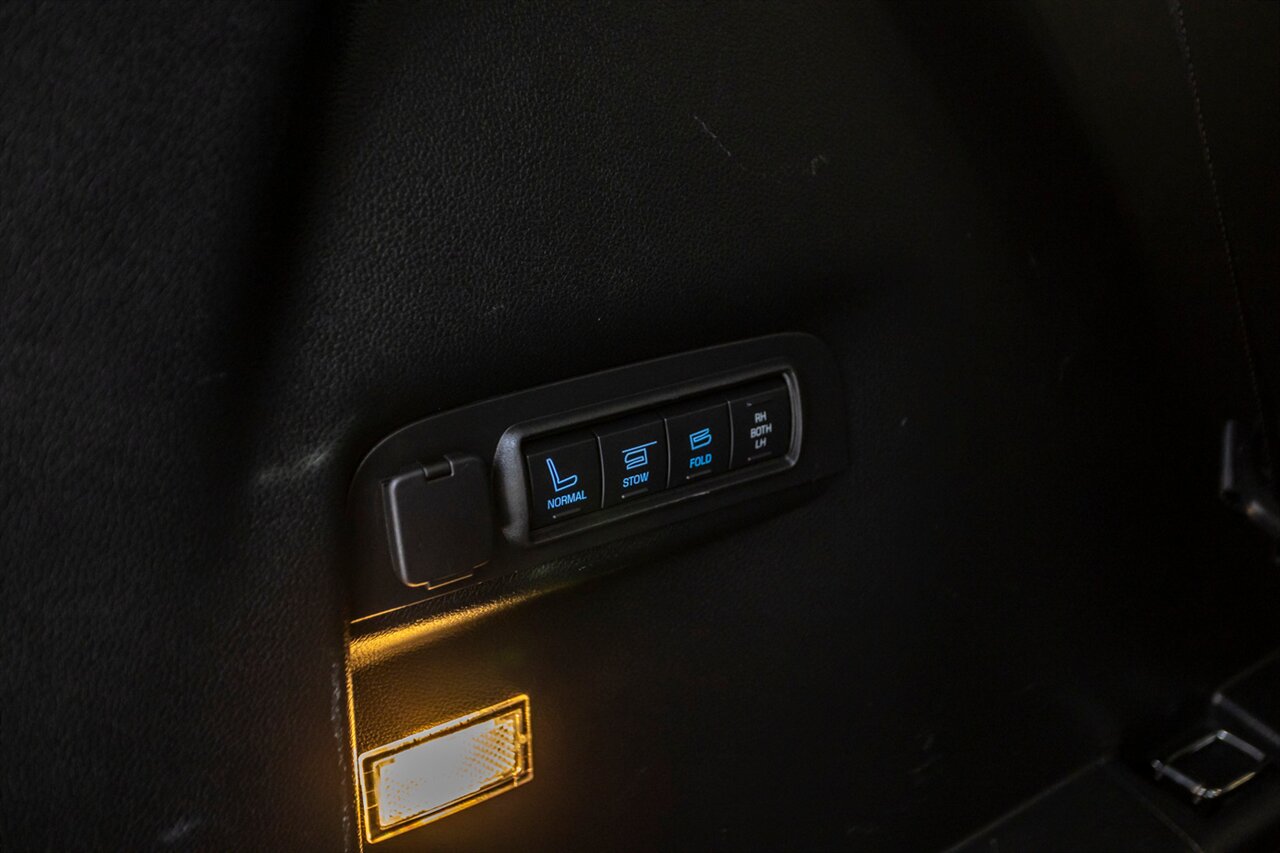 2019 Ford Explorer Platinum - Photo 62 - Springfield, MO 65802