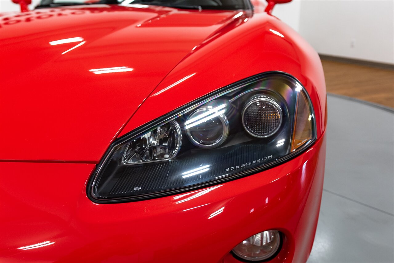 2005 Dodge Viper SRT-10   - Photo 29 - Springfield, MO 65802