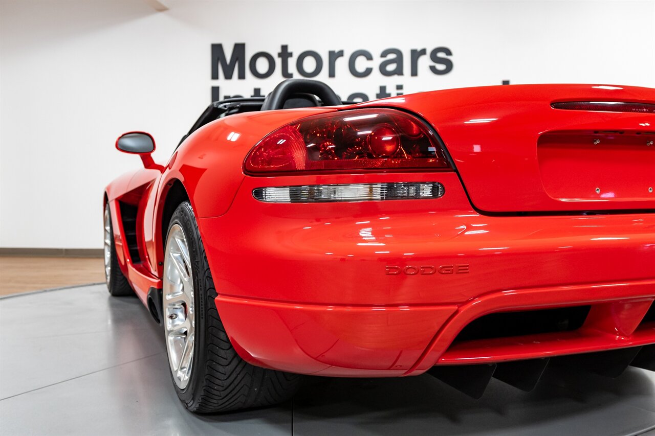 2005 Dodge Viper SRT-10   - Photo 39 - Springfield, MO 65802