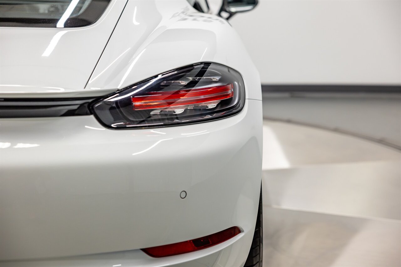 2021 Porsche 718 Cayman T   - Photo 23 - Springfield, MO 65802