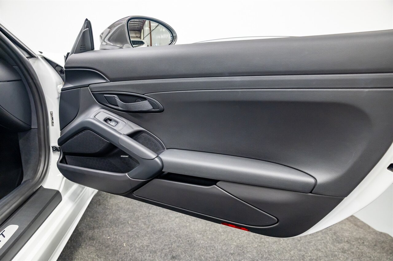2021 Porsche 718 Cayman T   - Photo 50 - Springfield, MO 65802