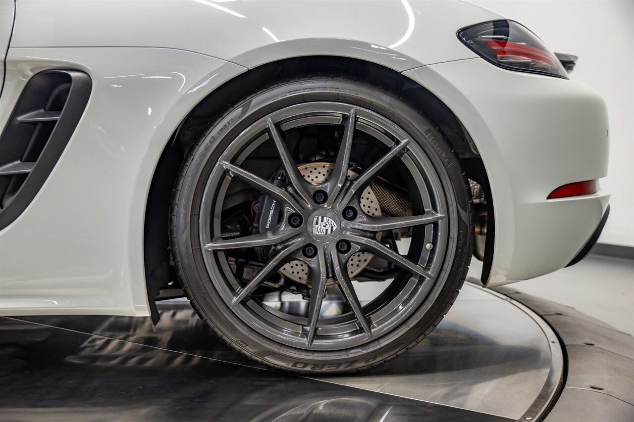 2021 Porsche 718 Cayman T   - Photo 19 - Springfield, MO 65802