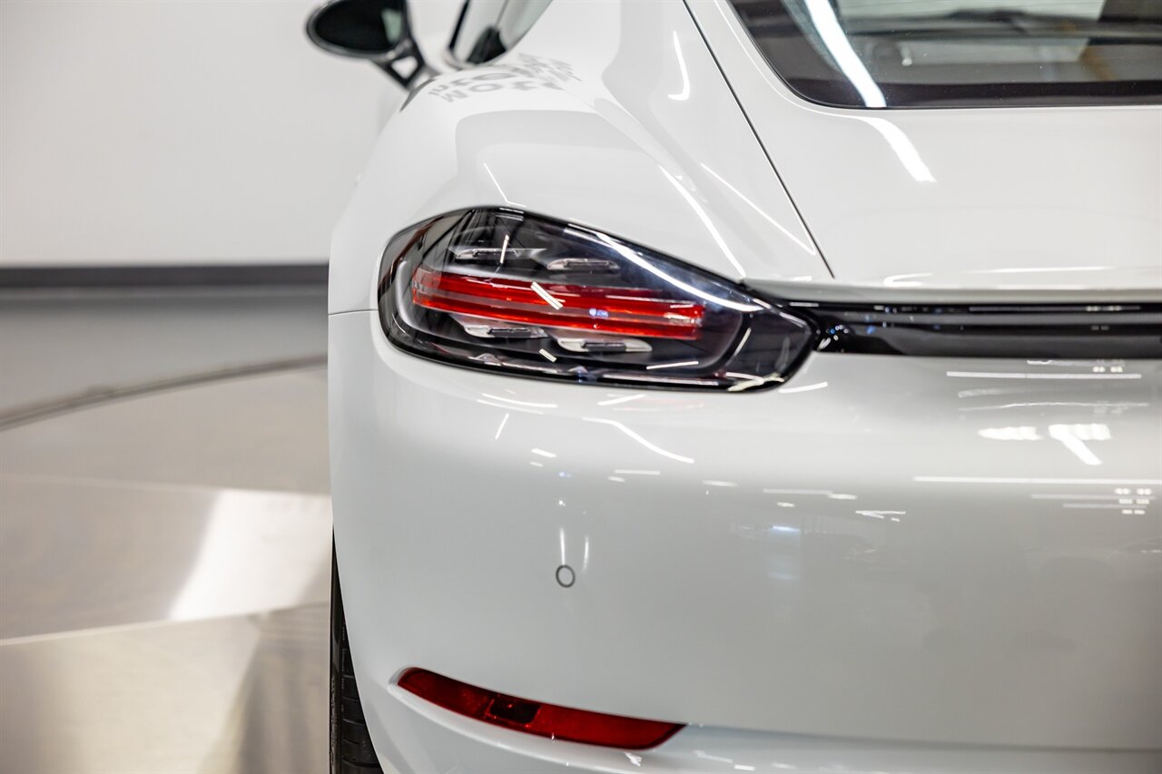 2021 Porsche 718 Cayman T   - Photo 21 - Springfield, MO 65802